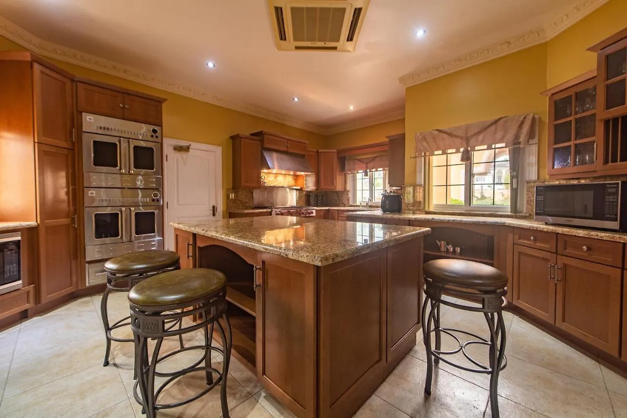 Villa Tianna Montego Bay 0*,